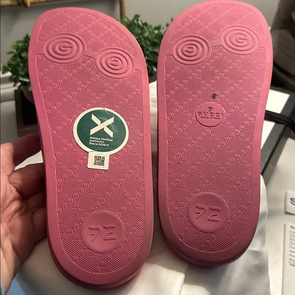 100% authentic Gucci Slides 38 - Picture 6 of 8